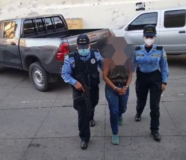 Cae mujer que le quitó la vida de una puñalada a su compañero de hogar Cae mujer que le quitó la vida de una puñalada a su compañero de hogar