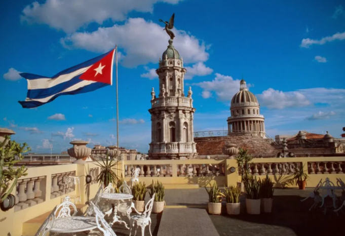 Cuba ofrece vacunar contra COVID a todos los turistas que visiten la isla Cuba ofrece vacunar contra COVID a todos los turistas que visiten la isla