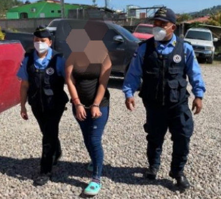 Cuando distribuía drogas resultó arrestada una mujer en Santa Rosa de Copán