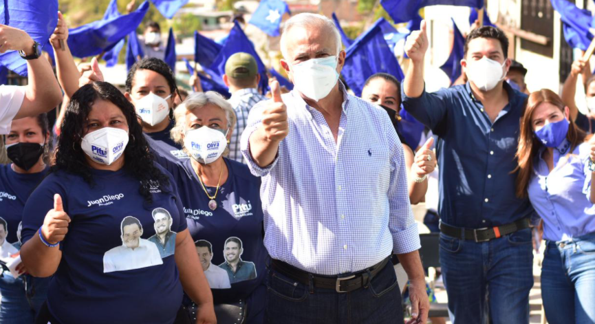 Mauricio Oliva: “Dicen que es la primera vez, pero no será la última, los volveré a visitar como presidente electo de Honduras” Mauricio Oliva: “Dicen que es la primera vez, pero no será la última, los volveré a visitar como presidente electo de Honduras”