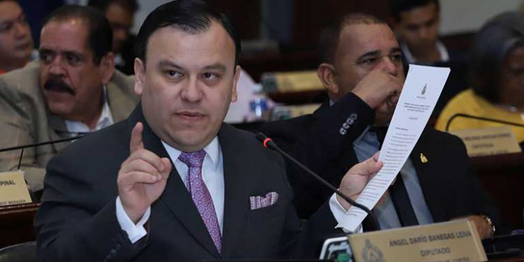 Darío Banegas: «Nosotros vamos a devolverle a la población el empleo para que no emigre a los EEUU»