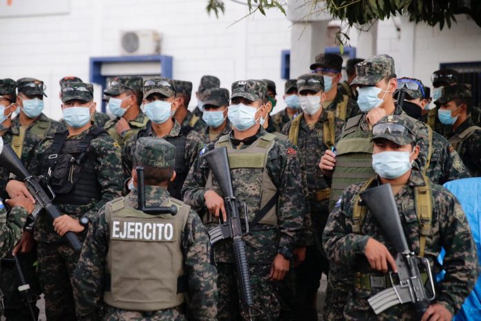 FFAA separa de sus cargos a 10 militares por reincidencia de faltas graves FFAA separa de sus cargos a 10 militares por reincidencia de faltas graves