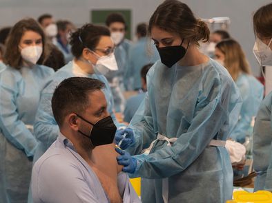 Roxana Araujo: «Aún es tiempo de comprar esos 9.4 millones de vacunas para inmunizar el 80% de la población»