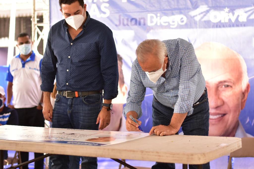 Mauricio Oliva: «La diferencia con los otros es que yo estoy dando la cara, no le tengo miedo a las ideas, mucho menos al debate»