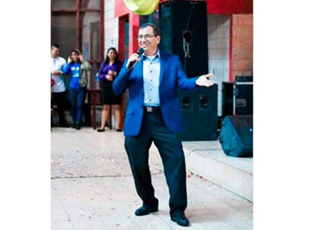 Muere en EEUU por Covid-19 el pastor hondureño René Gonzales Muere en EEUU por Covid-19 el pastor hondureño René Gonzales