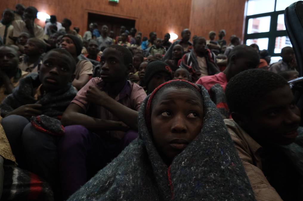 Liberan a 42 personas secuestradas en Nigeria, pero 317 chicas siguen rehenes en secuestro masivo Liberan a 42 personas secuestradas en Nigeria, pero 317 chicas siguen rehenes en secuestro masivo