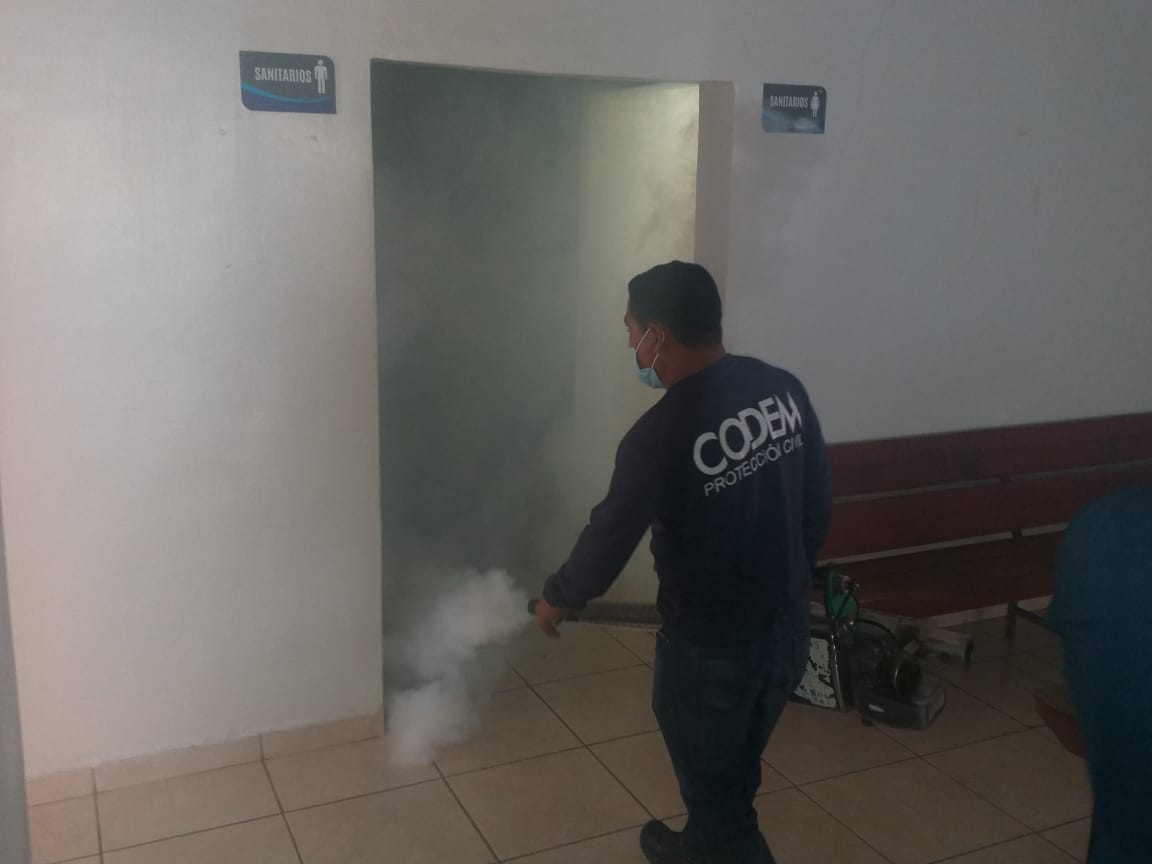 AMDC realiza jornada de fumigación y desinfección para evitar la Covid-19 y el Dengue AMDC realiza jornada de fumigación y desinfección para evitar la Covid-19 y el Dengue