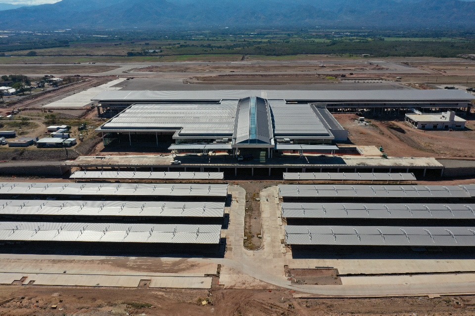 Presidente Hernández anuncia que Palmerola comenzará operaciones desde octubre próximo