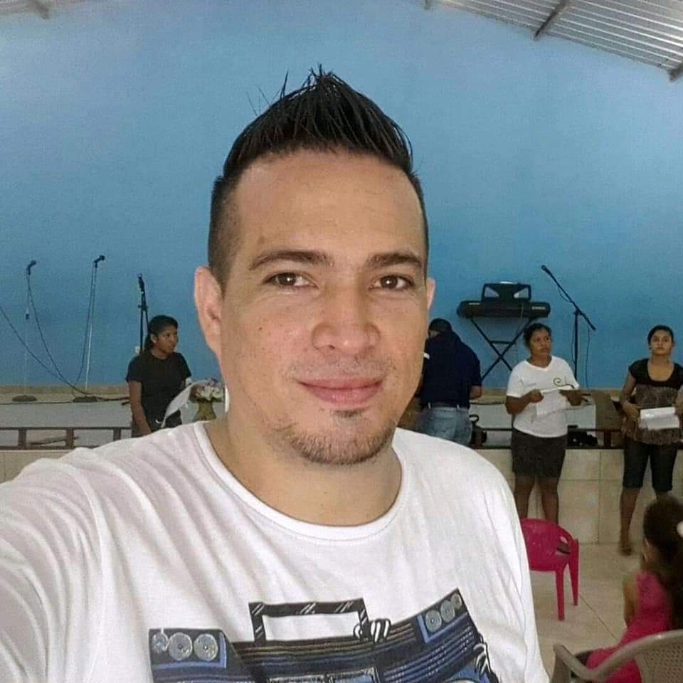 Pandilleros asesinan a pastor cuando les predicaba la palabra de Dios Pandilleros asesinan a pastor cuando les predicaba la palabra de Dios