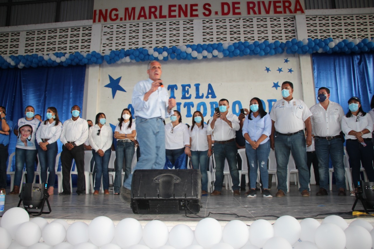 Tito Asfura reitera en Tela que incentivará la inversión nacional y extranjera para promover empleos