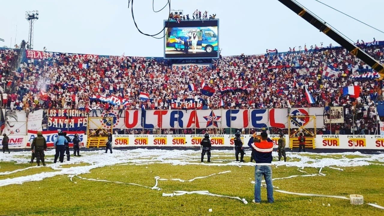 Presidente de la Liga Nacional anuncia que Torneo Clausura podría jugarse con público