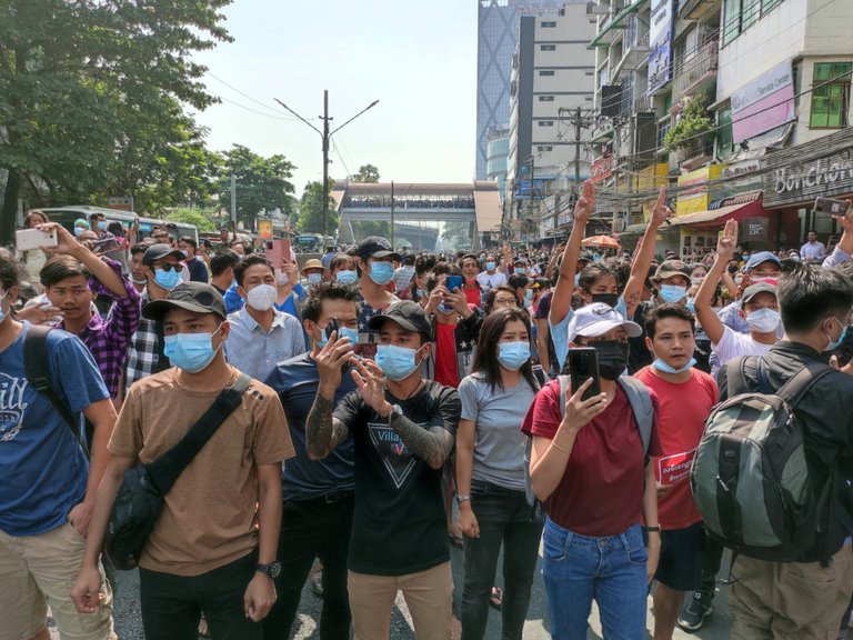 La junta militar de Myanmar, Birmania cortó el acceso a internet en todo el país La junta militar de Myanmar, Birmania cortó el acceso a internet en todo el país