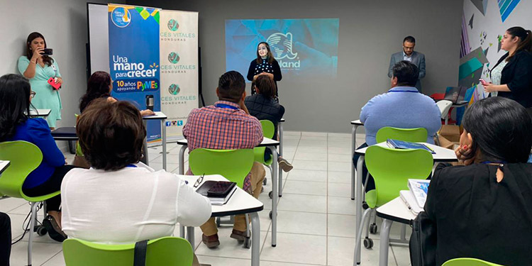 11 empresarios se graduaron en el programa “Transformación Empresarial para la Era Digital en las Pymes”