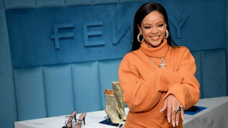 Rihanna cierra Fenty, su marca de moda de lujo con LVMH