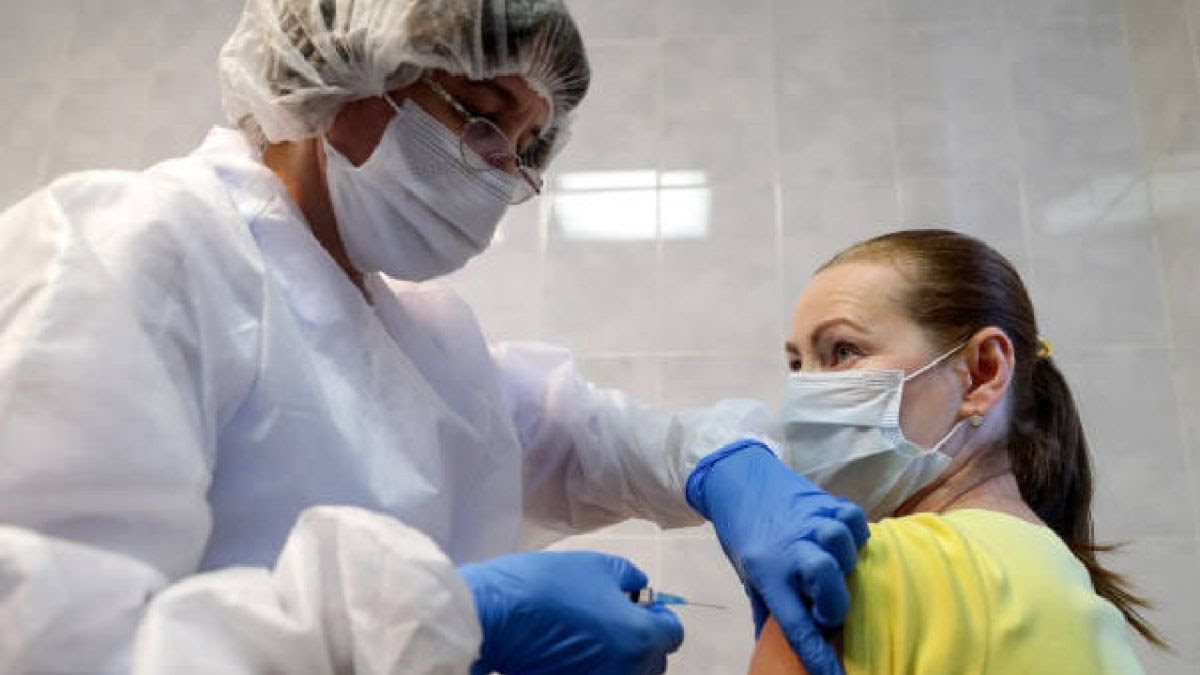 Rusia comienza a probar la vacuna Sputnik V en personas con cáncer