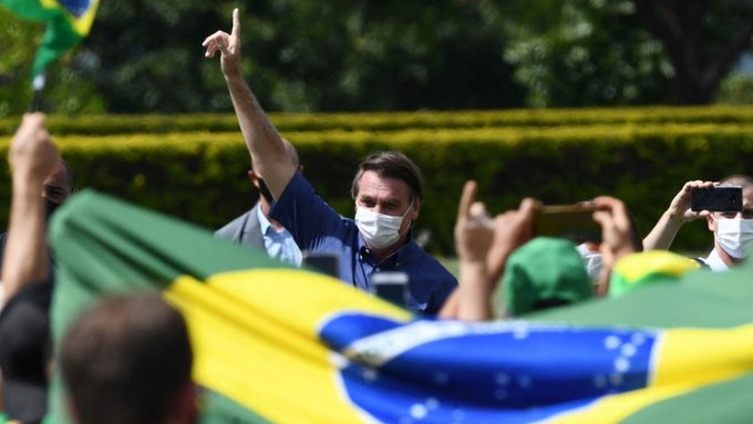 Bolsonaro juramenta a su cuarto ministro de Salud con el país en caos por el Covid