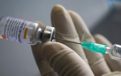 Roban a mano armada 20 dosis de vacuna contra el covid-19 en Brasil Roban a mano armada 20 dosis de vacuna contra el covid-19 en Brasil