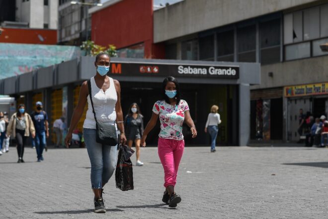 Venezuela decreta confinamiento en Semana Santa ante expansión de variante brasilera Venezuela decreta confinamiento en Semana Santa ante expansión de variante brasilera