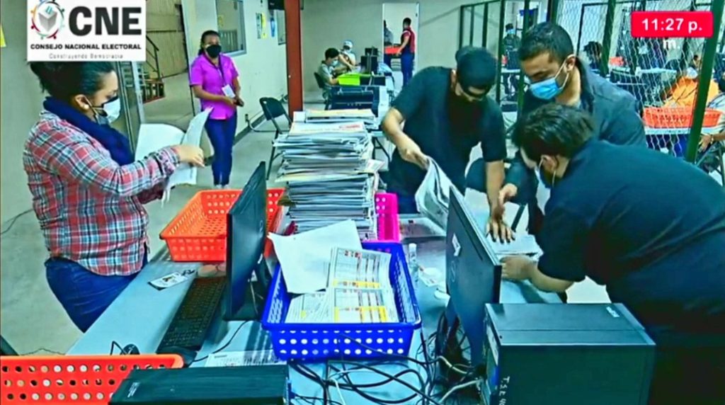 Julissa Villanueva: «Esperamos que negociaciones en el CNE no afecten la decisión del pueblo»