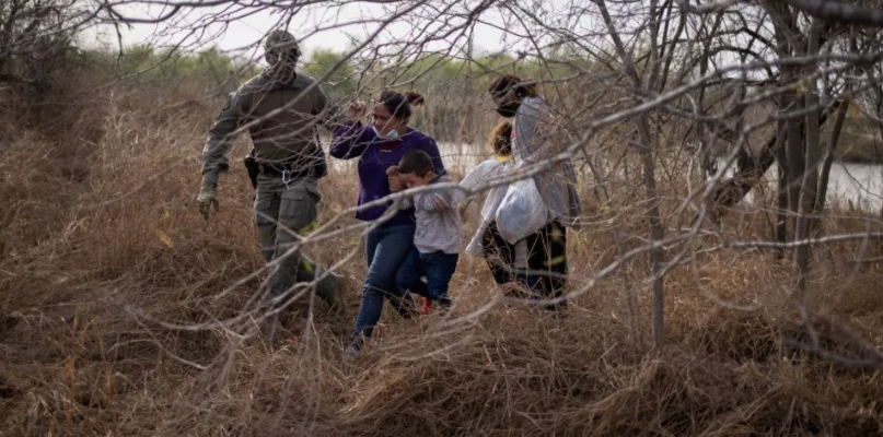 EEUU alojará a más de 3 mil migrantes menores en centro de convención de Dallas