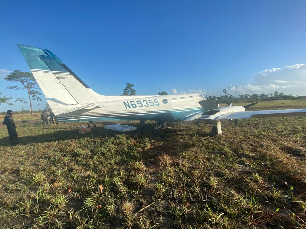 FFAA aseguran narcoavioneta procedente de Sudamérica