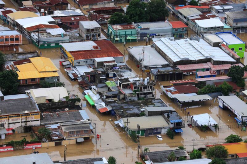 Luego de Eta e Iota se invertirán L. 500 millones para la reconstrucción en el Valle de Sula Luego de Eta e Iota se invertirán L. 500 millones para la reconstrucción en el Valle de Sula