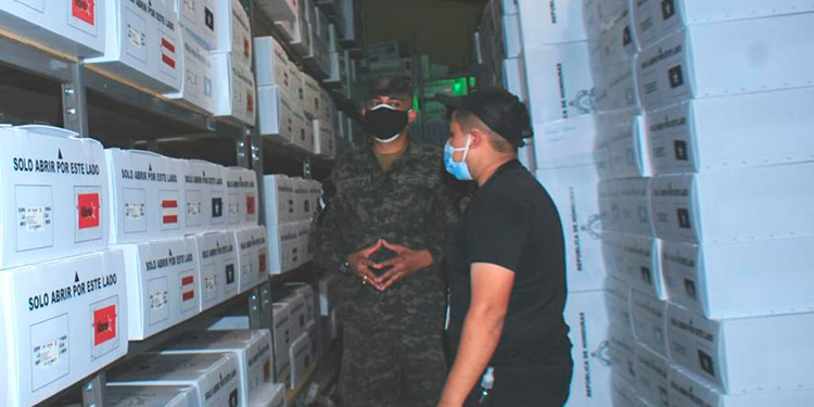 Para comicios: FFAA inician distribución de maletas electorales Para comicios: FFAA inician distribución de maletas electorales