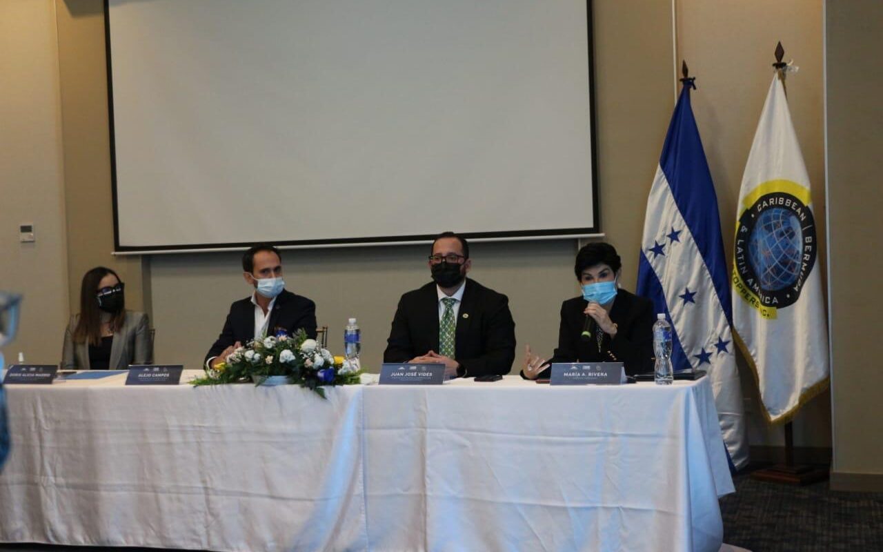 Organización Crime Stoppers y Aduanas Honduras firman memorando de entendimiento