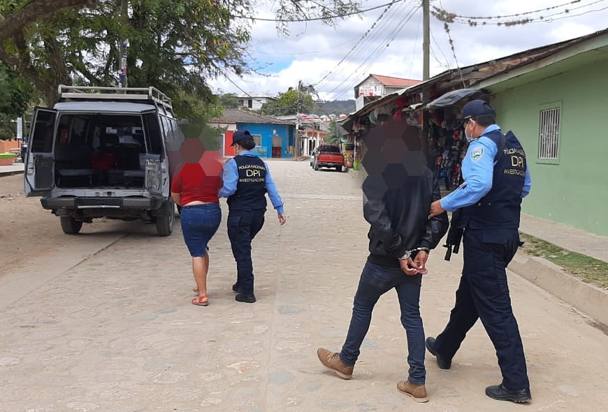 Dos supuestos traficantes de personas que hacían traslado irregulares hacia EEUU son capturados en El Paraíso