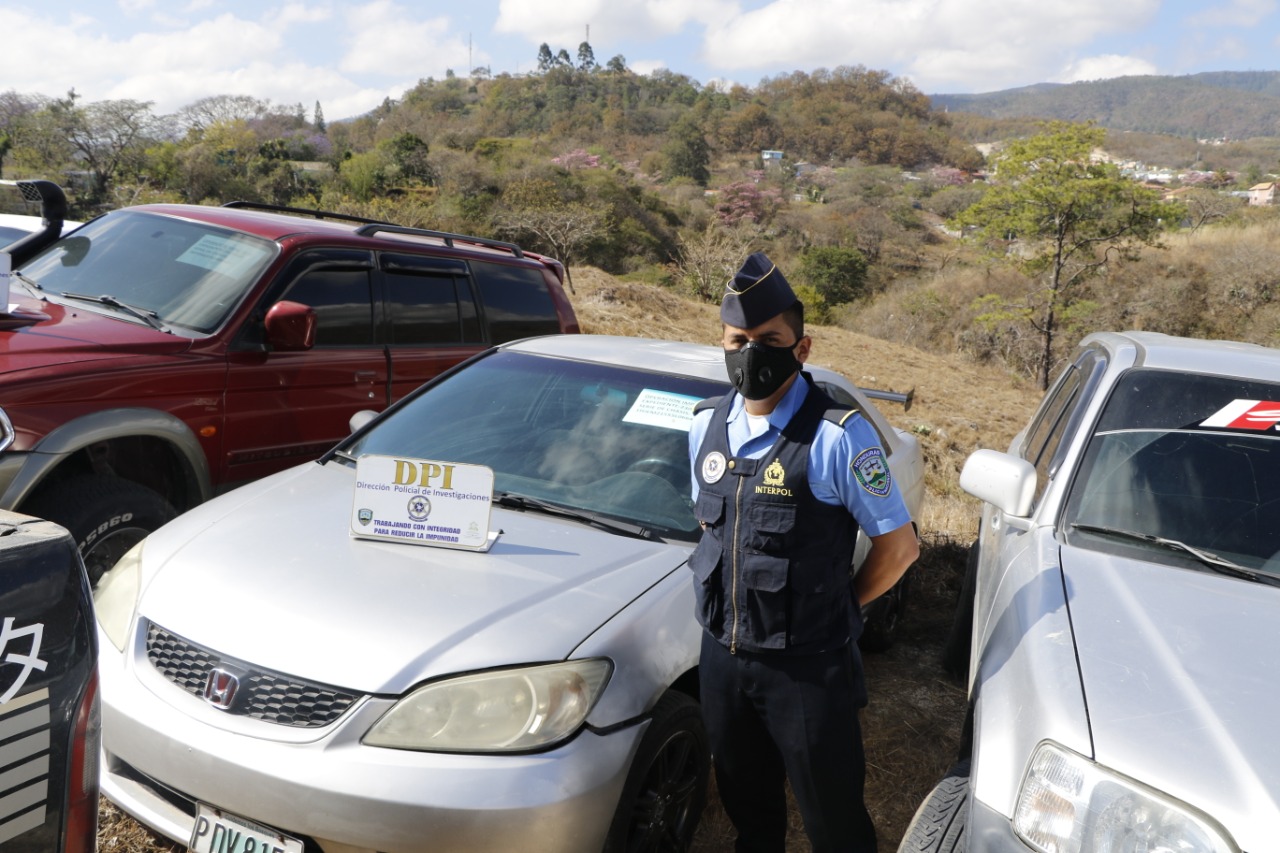Interpol recupera 22 vehículos con reporte de robo internacional en diferentes partes del país