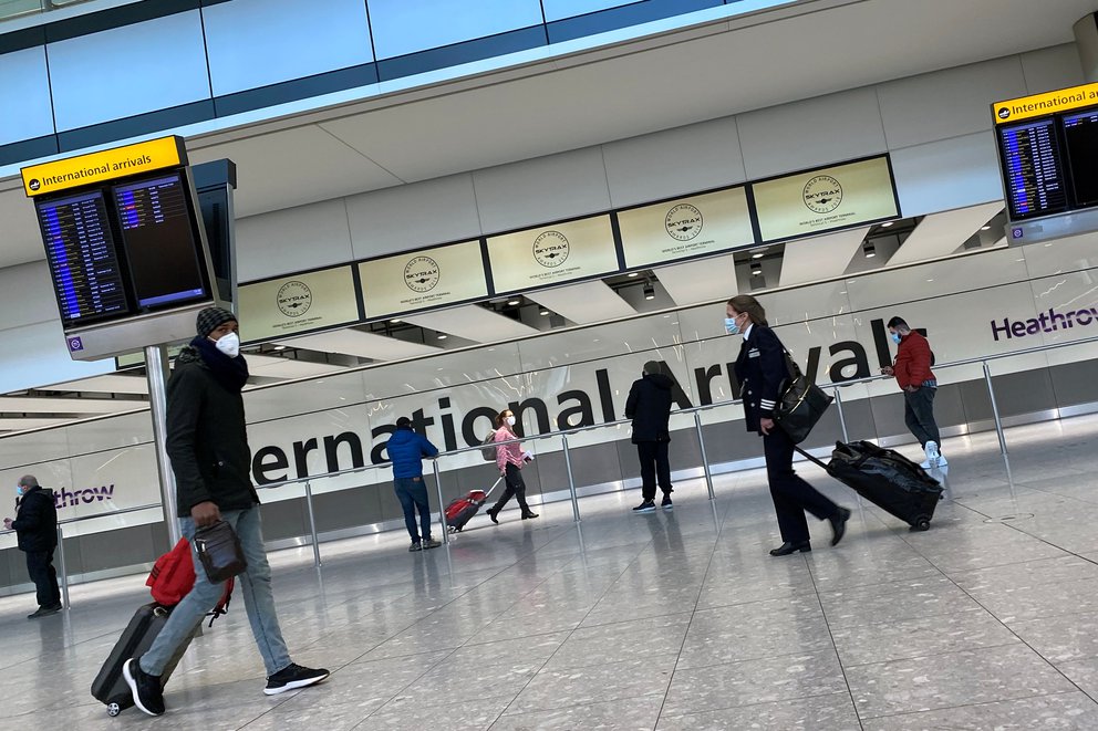 El Reino Unido prohibió las vacaciones de los ingleses en el extranjero y multará con 5,000 libras a quienes lo intenten