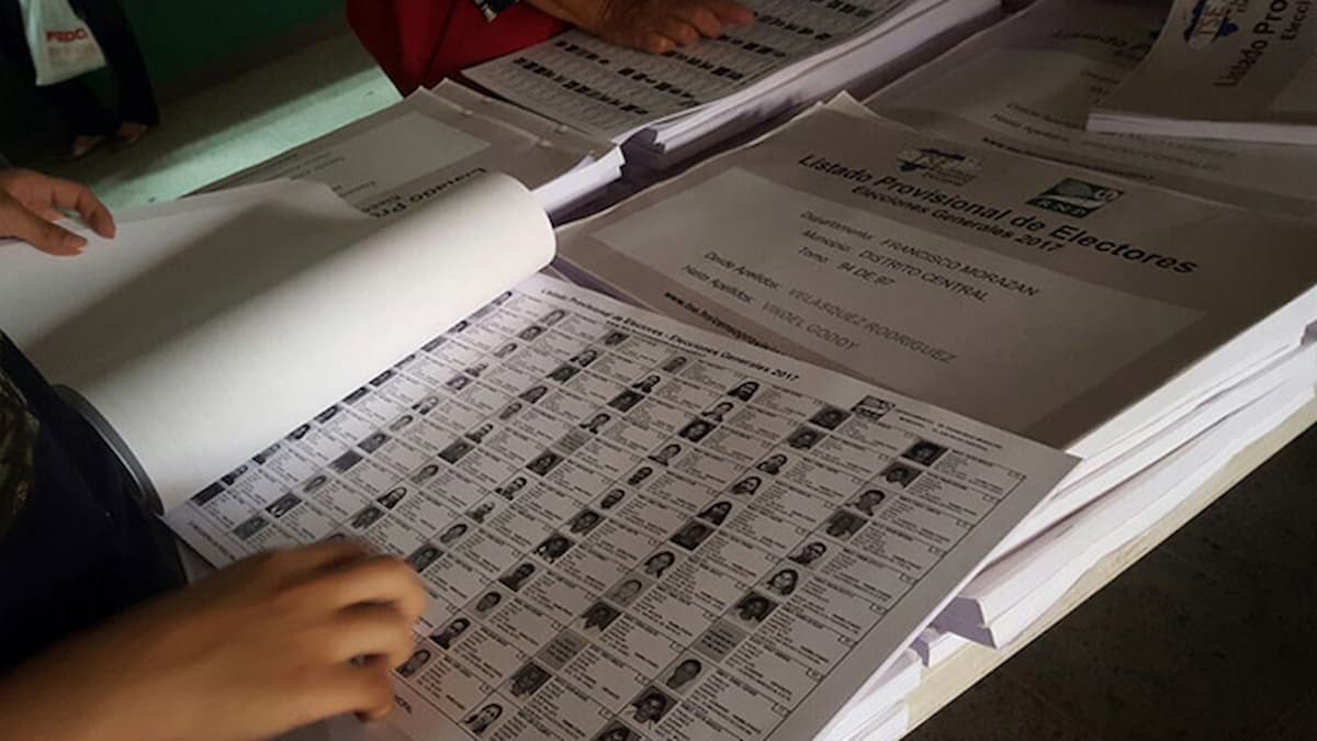 Diputado Liberal sugiere perforar vieja tarjeta de identidad para evitar fraude en primarias Diputado Liberal sugiere perforar vieja tarjeta de identidad para evitar fraude en primarias