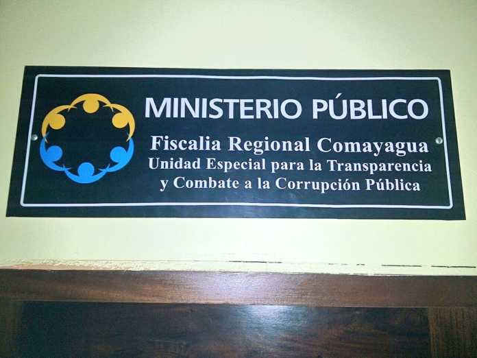 Condenan exregistrador del IP por abuso de autoridad