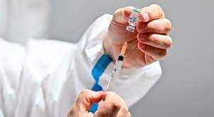 Bebé de seis meses es vacunada por error contra el coronavirus en Chile