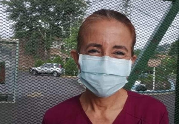 Neumóloga Suyapa Sosa: Se disparan los casos de covid-19, jóvenes menores de 40 años han saturado las unidades UCI Neumóloga Suyapa Sosa: Se disparan los casos de covid-19, jóvenes menores de 40 años han saturado las unidades UCI