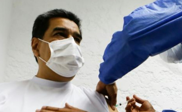 Nicolás Maduro se aplica la primera dosis de la vacuna rusa Sputnik-V