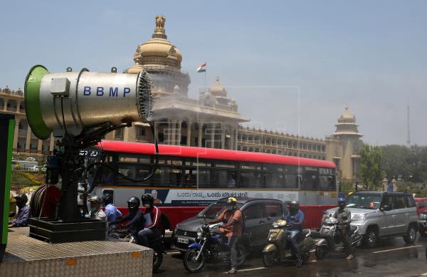 La India detecta una nueva variante del SARS-CoV-2 en plena segunda ola.