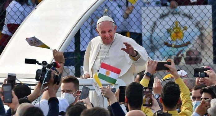 Papa Francisco se despide de Irak pidiendo «paz y unidad»
