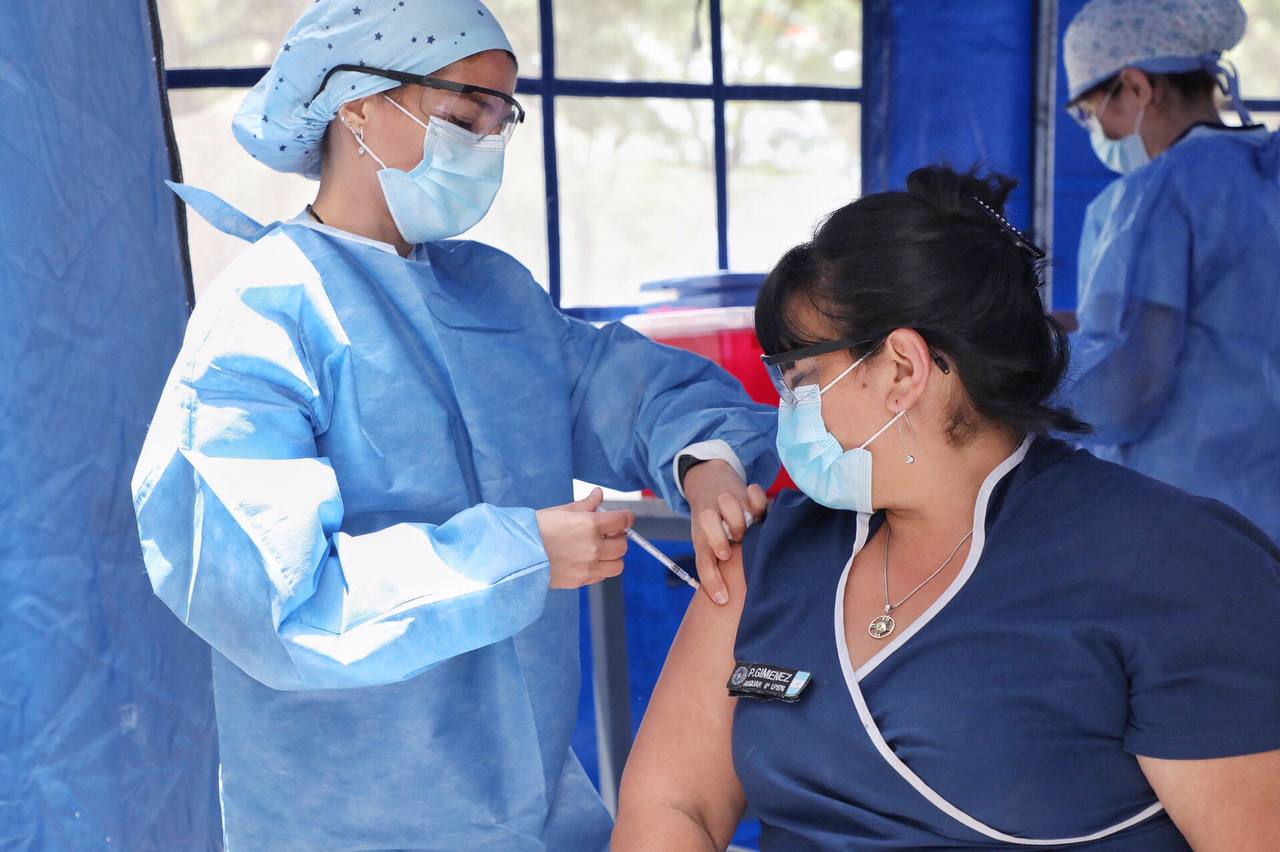 Carlos Umaña: «Las listas de las vacunas fueron dejadas al albedrio de directores de hospitales» Carlos Umaña: «Las listas de las vacunas fueron dejadas al albedrio de directores de hospitales»