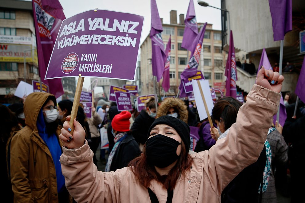 Turquía abandona un tratado europeo que protege a las mujeres de la violencia machista