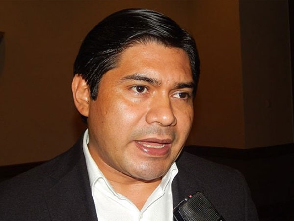 Wilfredo Méndez:   «Liderazgo de Libre se conforma con migajas de poder «