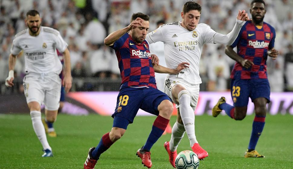 Real Madrid y Barcelona se enfrentan hoy sábado en el gran clásico español Real Madrid y Barcelona se enfrentan hoy sábado en el gran clásico español