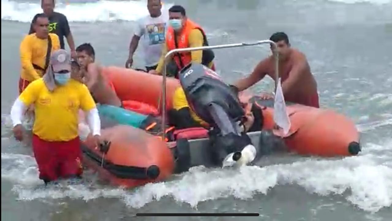 Dos menores estuvieron a punto de morir ahogados en playa de Omoa