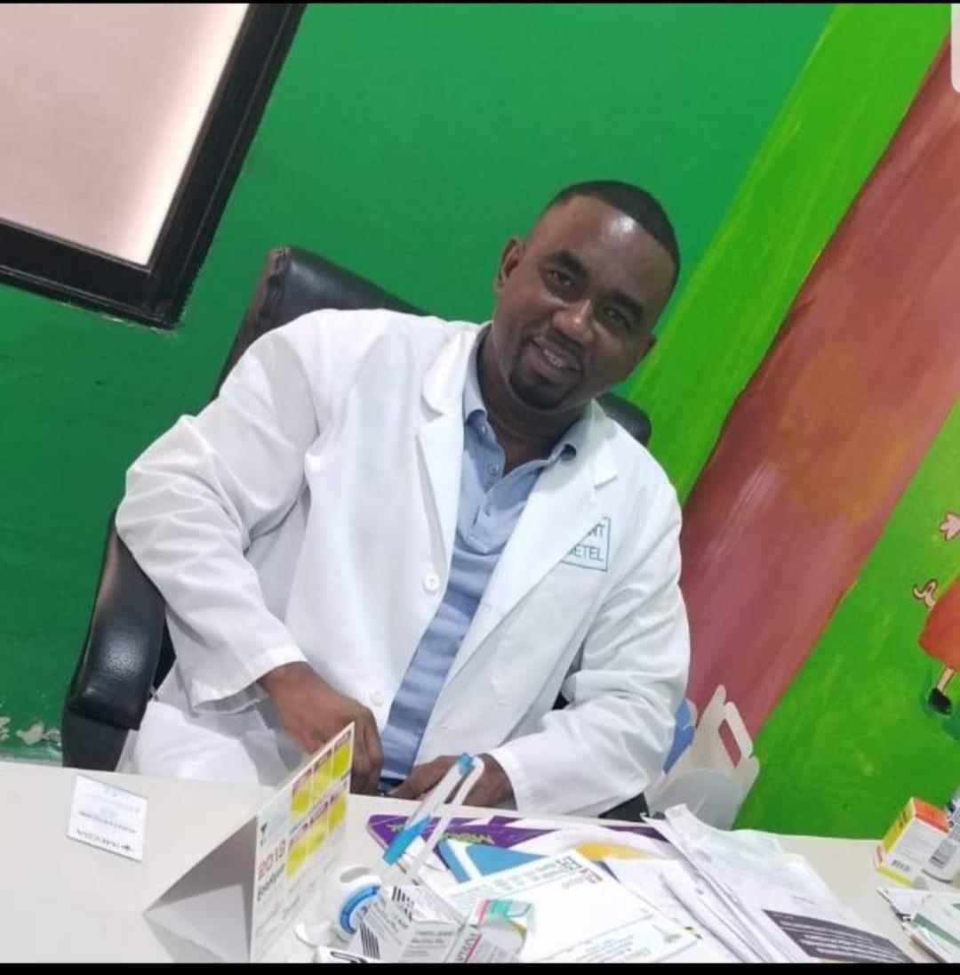 Fallece por Covid-19 el medico Albert Alexander Grant en #SPS Fallece por Covid-19 el medico Albert Alexander Grant en #SPS