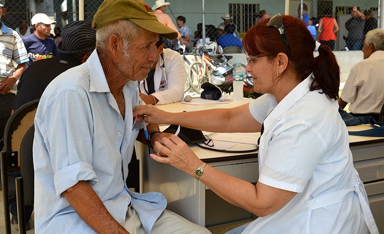 Asociación de Adultos Mayores piden ser incluidos en inoculación contra el Covid19