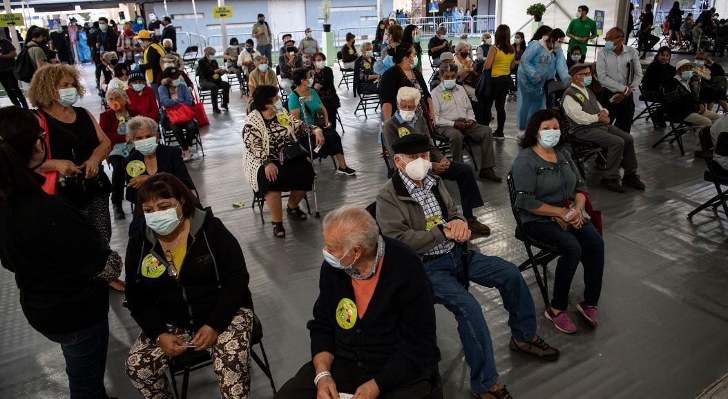 Chile aplaza elecciones programas a celebrarse en abril por alto contagios de Covid-19 Chile aplaza elecciones programas a celebrarse en abril por alto contagios de Covid-19