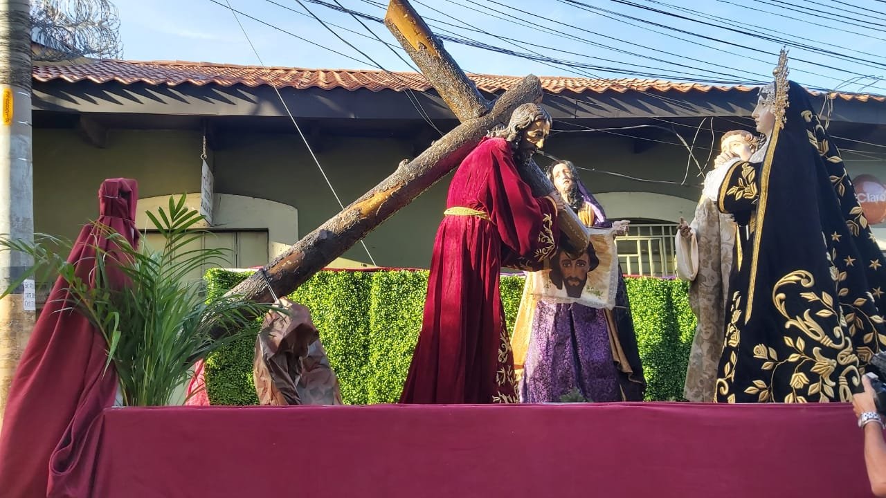 Iglesia Católica realiza atípico Viacrucis  en este Viernes Santo