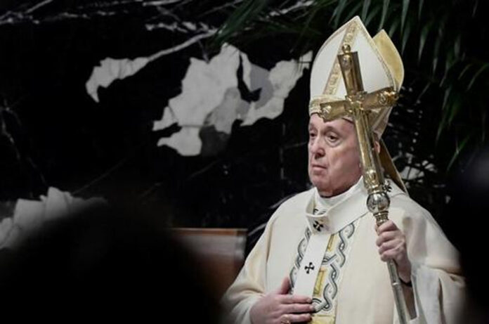 En misa pascual Papa pide superar los retrasos en la distribución de las vacunas