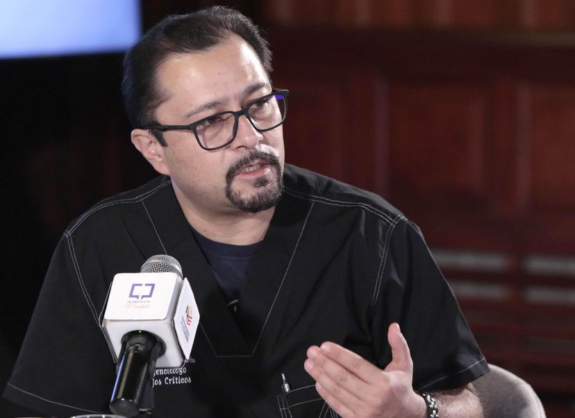 Presidente de Ecuador despide  al ministro de Salud por caos en la vacunación