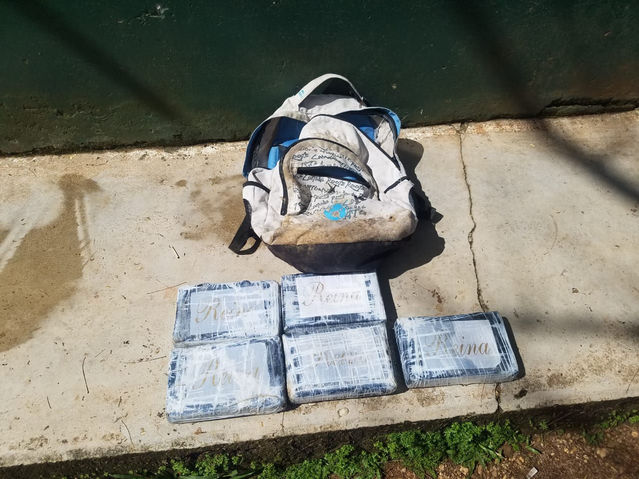 Decomisan 5 paquetes de supuesto clorhidrato de cocaína a 2 personas en Gracias a Dios Decomisan 5 paquetes de supuesto clorhidrato de cocaína a 2 personas en Gracias a Dios